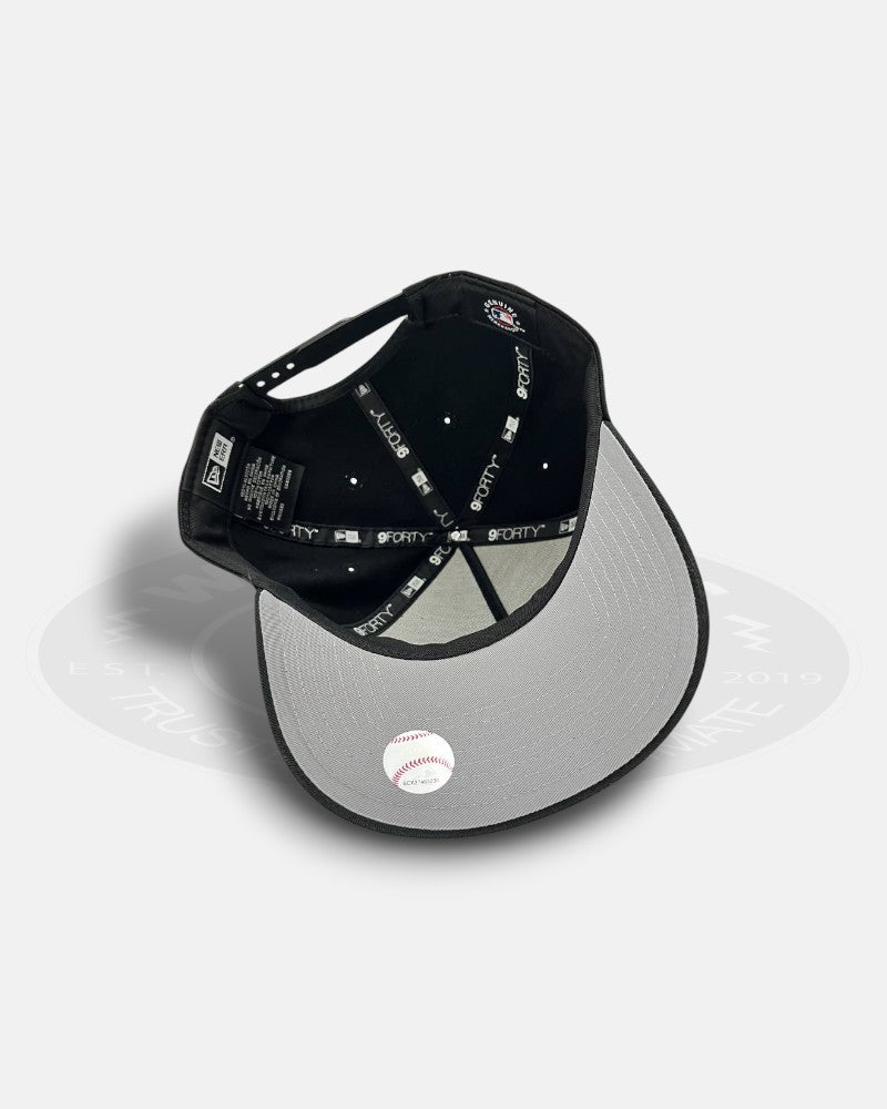 Atlanta Braves 'Blackletter Arch' 9FORTY A-Frame Snapback Hat