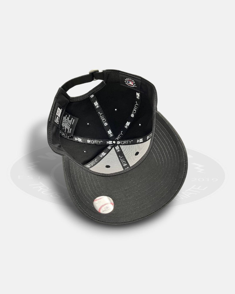 Pittsburgh Pirates Core 9Forty Adjustable Strapback Hat