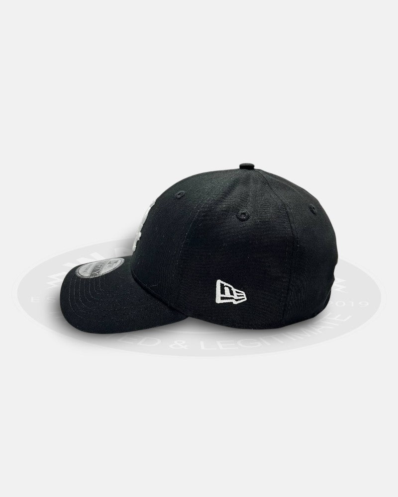Chicago White Sox Core 9Forty Adjustable Strapback Hat