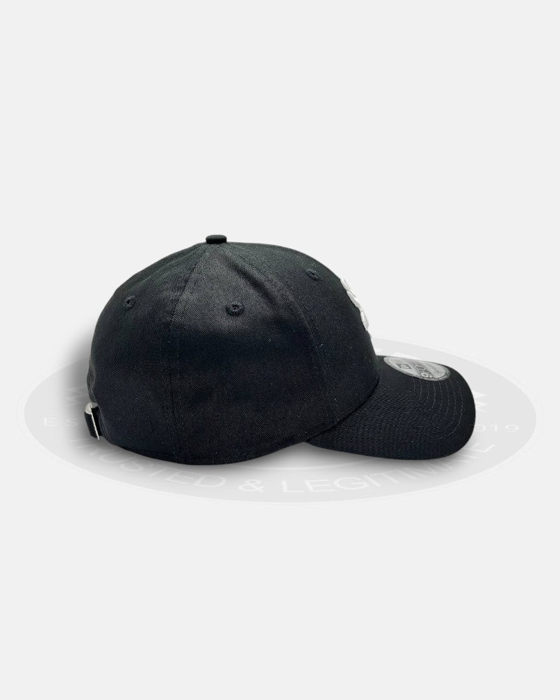 Chicago White Sox Core 9Forty Adjustable Strapback Hat