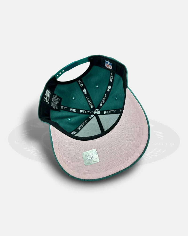 Philadelphia Eagles Love Hearts 9Forty A-Frame Snapback Hat