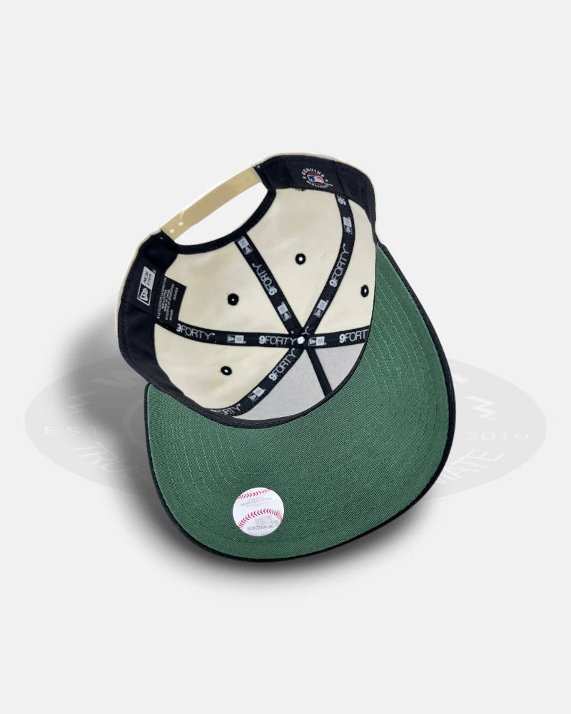 New York Yankees Paisley Chrome Two Tone 9FORTY A-Frame Snapback Hat