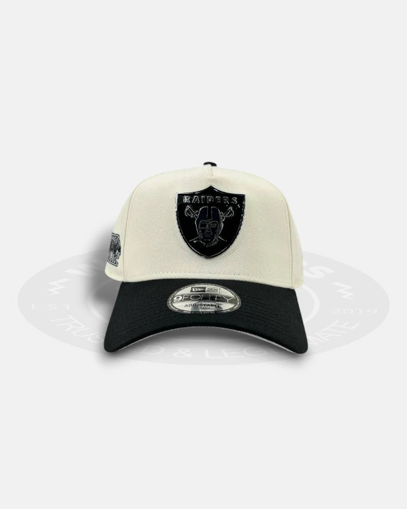 Las Vegas Raiders Metal Badge Chrome Two Tone 9FORTY A-Frame Snapback Hat