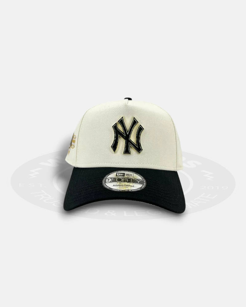 New York Yankees Metal Badge Chrome Two Tone 9FORTY A-Frame Snapback Hat