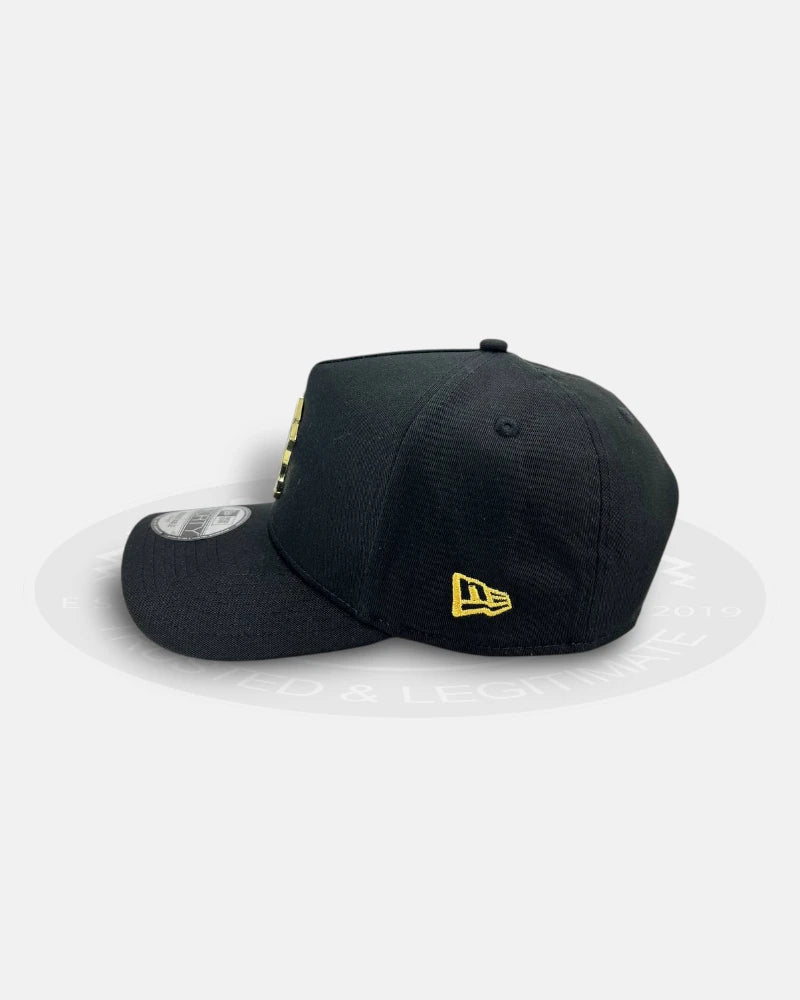 New York Yankees Metal Badge Black 9FORTY A-Frame Snapback Hat