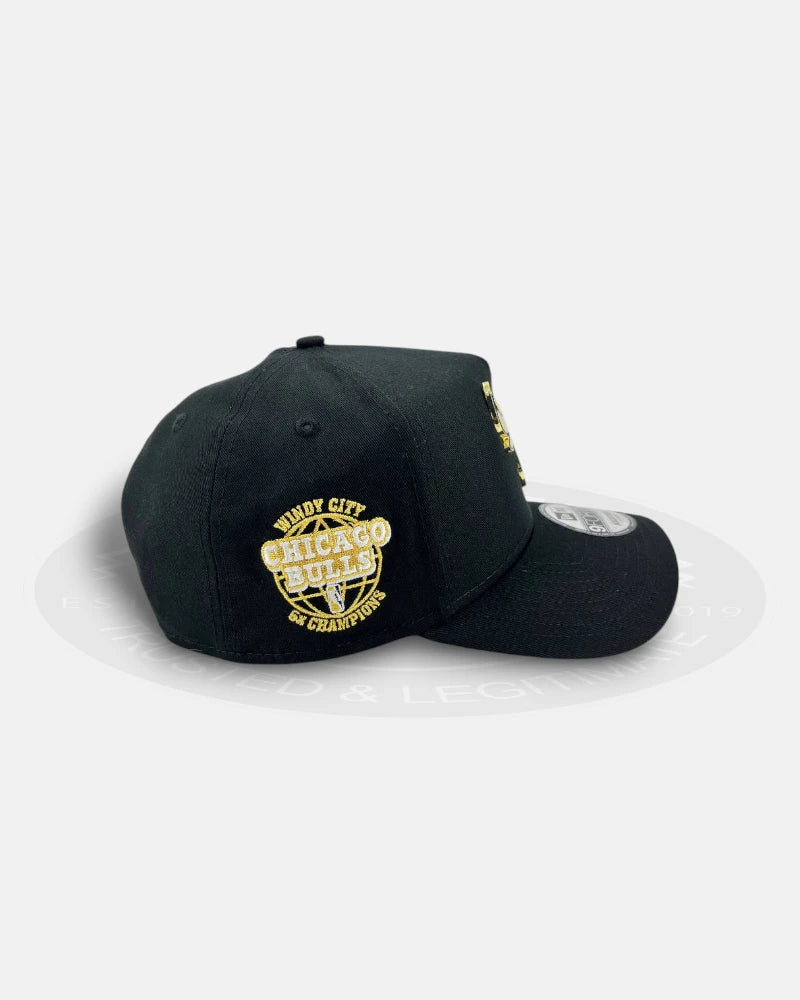 Chicago Bulls Metal Badge Black 9FORTY A-Frame Snapback Hat