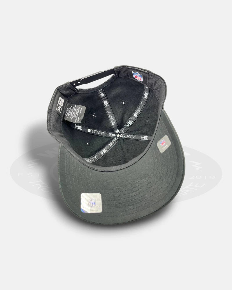 Las Vegas Raiders Metal Badge Black 9FORTY A-Frame Snapback Hat