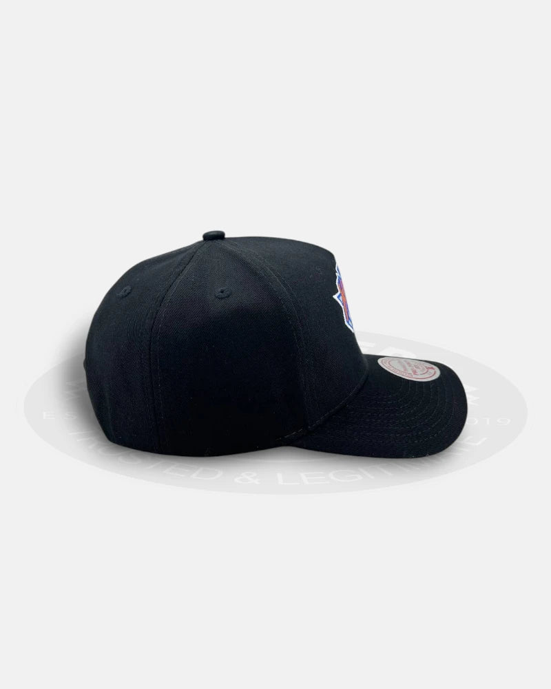 New York Knicks HWC Black Pro Pinch Snapback Hat