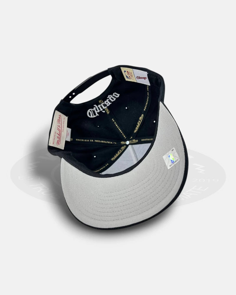 Chicago Bulls Gothic Letters Pro Pinch Snapback Hat