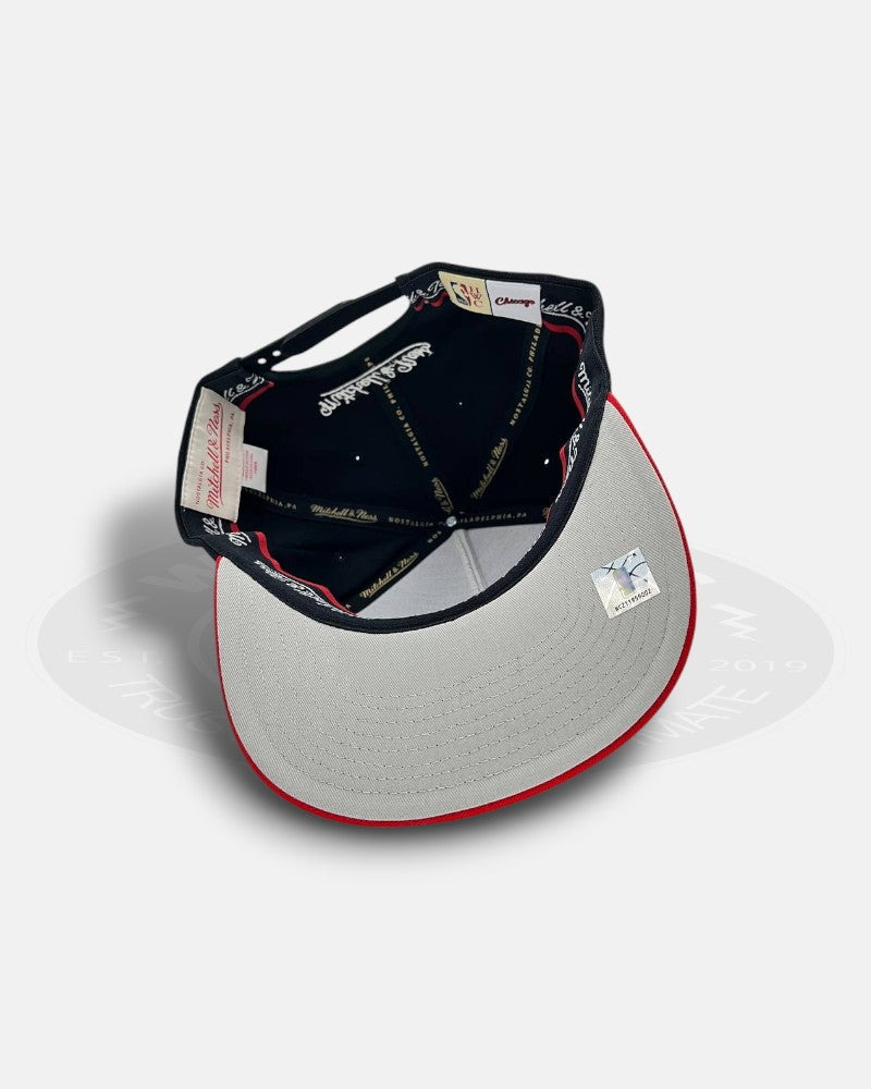 Chicago Bulls 1991-1992 Back to Back NBA Champions Adjustable Fit Snapback Hat