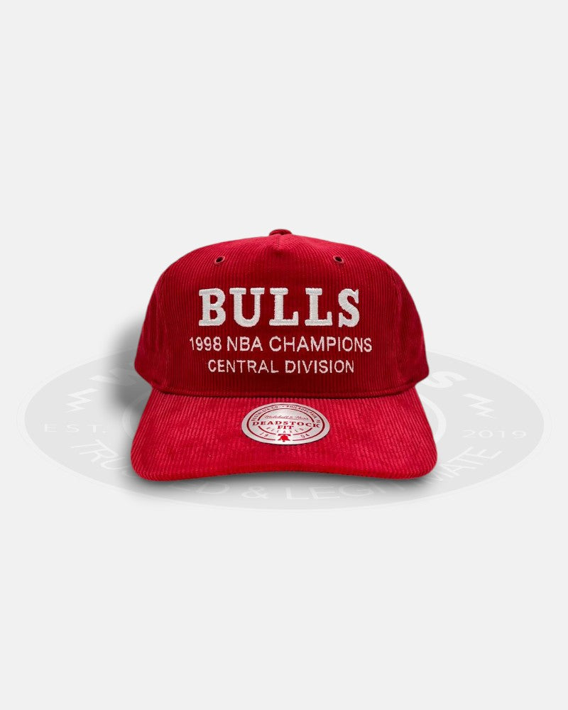 Chicago Bulls 1998 NBA Champions Pacific Division Corduroy Deadstock Fit Snapback Hat