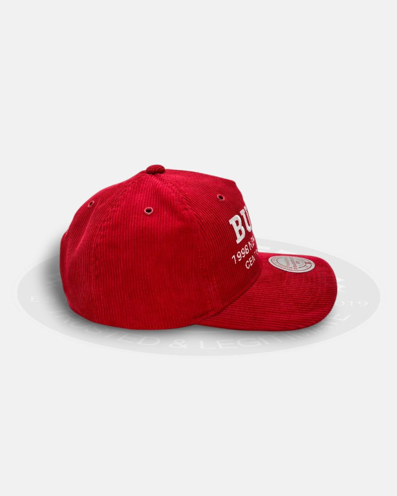 Chicago Bulls 1998 NBA Champions Pacific Division Corduroy Deadstock Fit Snapback Hat