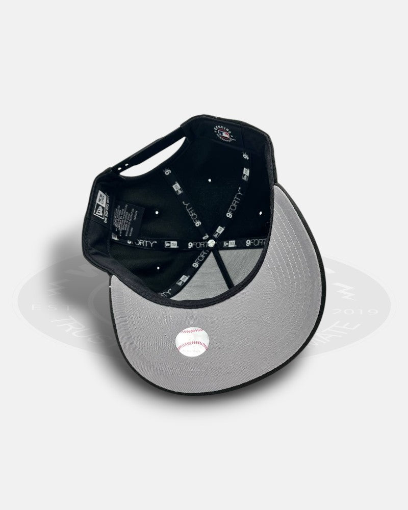 New York Yankees vs Los Angeles Dodgers Black 9Forty A-Frame Snapback Hat