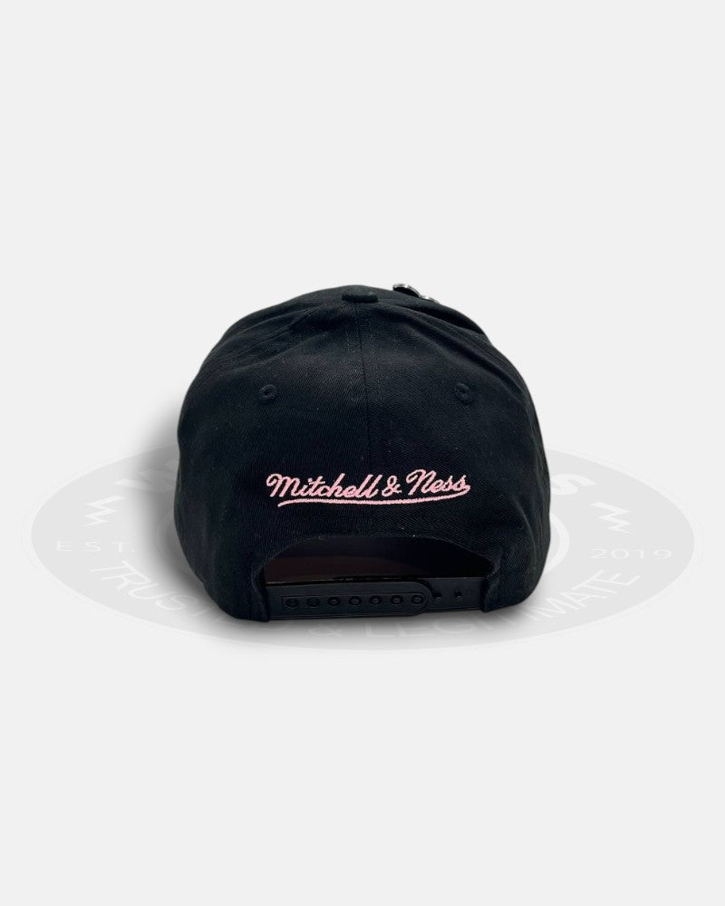 Chicago Bulls Valentines Pro Crown Snapback Hat