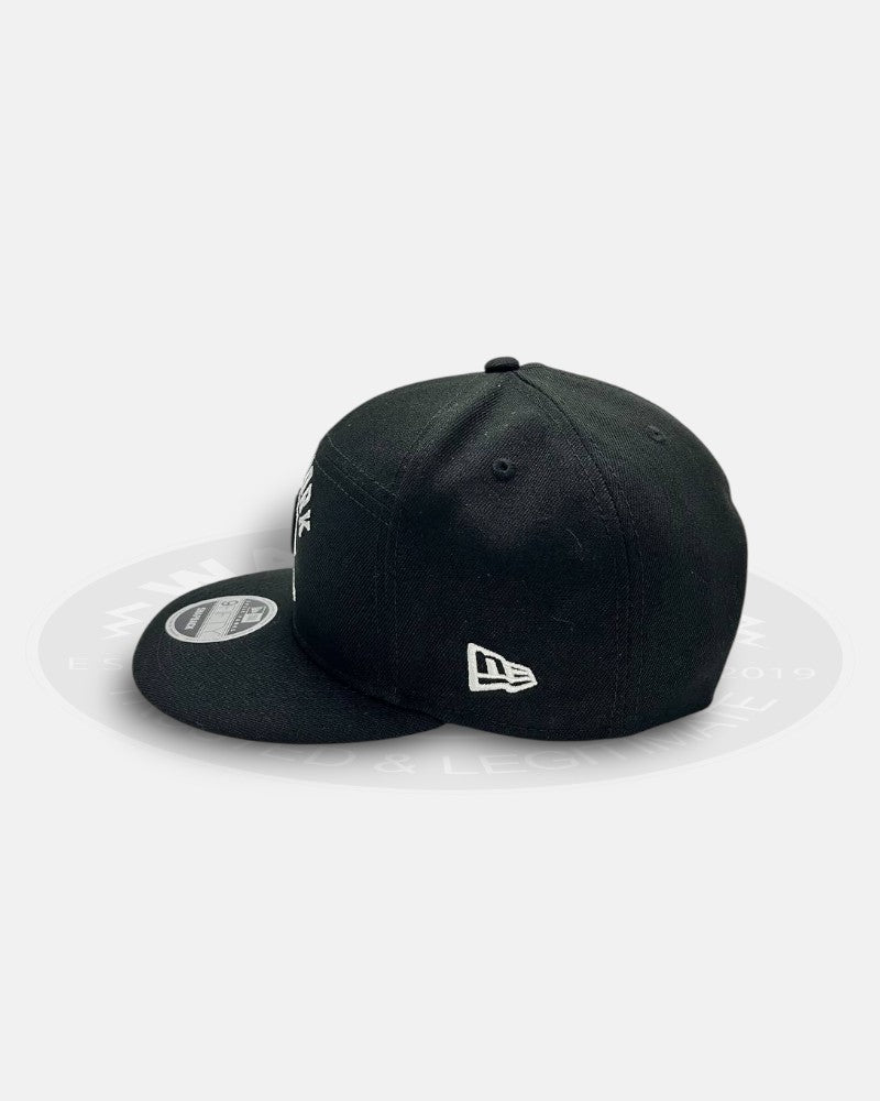 New York Yankees Arch Script Split Panel 9Fifty Snapback Hat