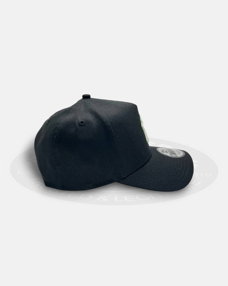 New York Yankees Lotus Flower Black 9Forty A-Frame Snapback Hat
