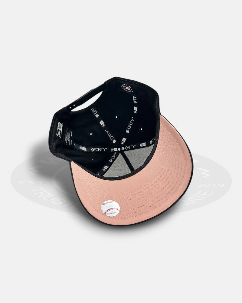 New York Yankees Lotus Flower Black 9Forty A-Frame Snapback Hat