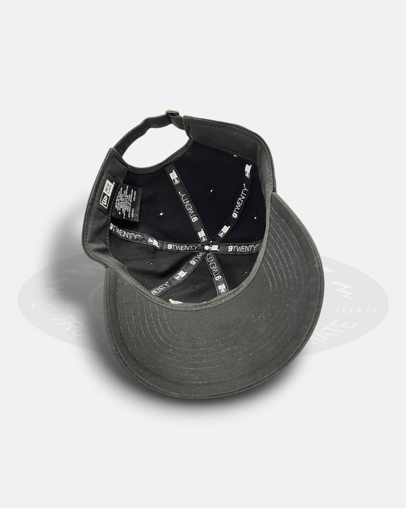 Los Angeles Kings Motion Script 9Twenty Adjustable Strapback Hat