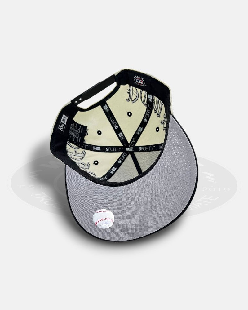 New York Yankees Overall Gothic Script Two Tone A-Frame 9Forty Snapback Hat