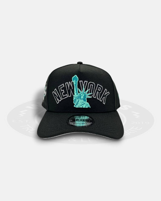 New York Yankees Statue Of Liberty 2000 World Series 9Forty A-Frame Snapback Hat
