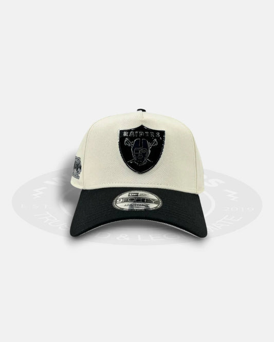 Las Vegas Raiders Metal Badge Chrome Two Tone 9FORTY A-Frame Snapback Hat