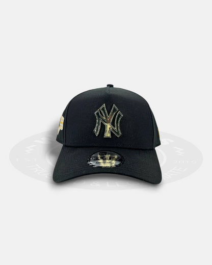 New York Yankees Metal Badge Black 9FORTY A-Frame Snapback Hat