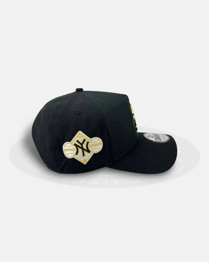 New York Yankees Metal Badge Black 9FORTY A-Frame Snapback Hat