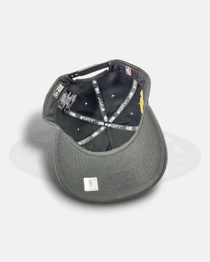 Chicago Bulls Metal Badge Black 9FORTY A-Frame Snapback Hat