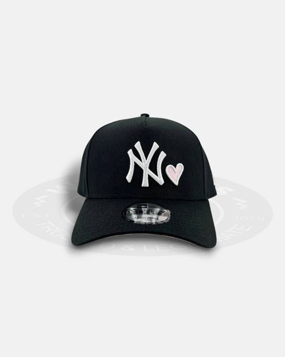 New York Yankees Valentines Heart 9FORTY A-Frame Snapback Hat