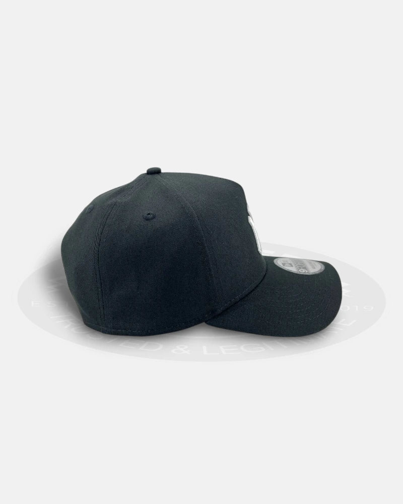 New York Yankees Valentines Heart 9FORTY A-Frame Snapback Hat