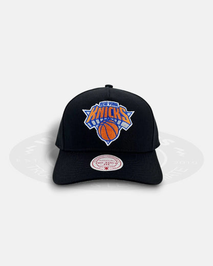 New York Knicks HWC Black Pro Pinch Snapback Hat