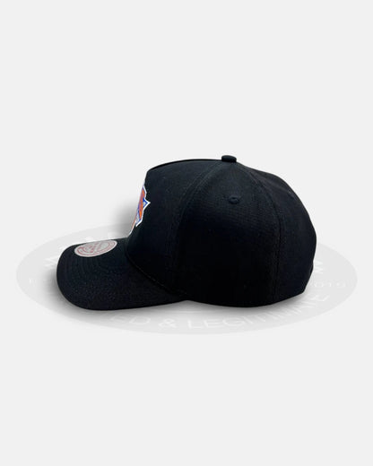 New York Knicks HWC Black Pro Pinch Snapback Hat