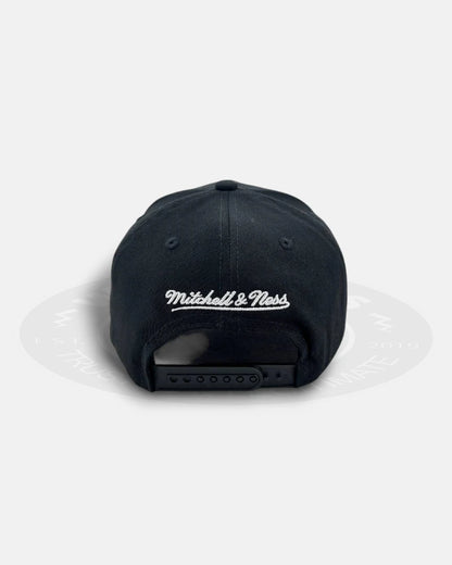 New York Knicks HWC Black Pro Pinch Snapback Hat