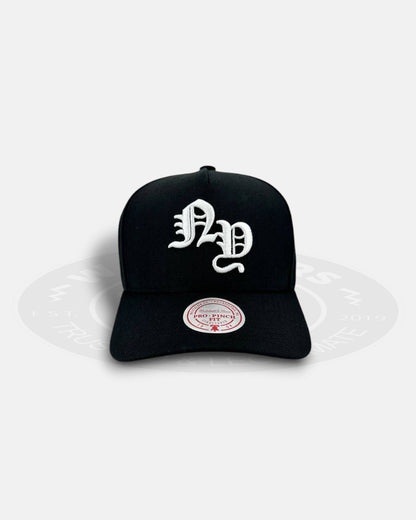 New York Knicks Monogram Pro Pinch Snapback Hat