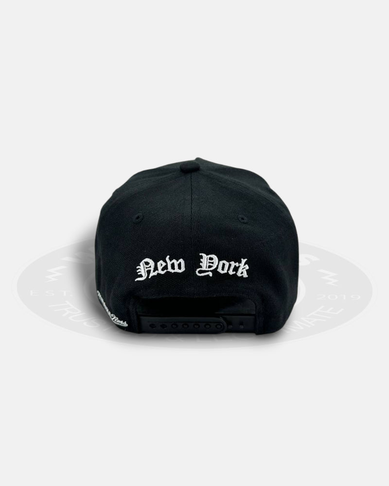 New York Knicks Monogram Pro Pinch Snapback Hat