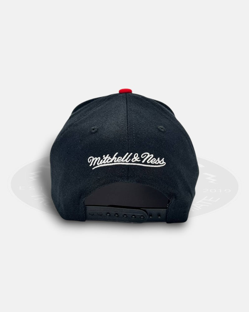 Chicago Bulls 1991-1992 Back to Back NBA Champions Adjustable Fit Snapback Hat