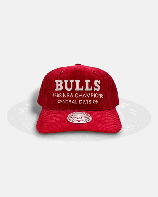 Chicago Bulls 1998 NBA Champions Pacific Division Corduroy Deadstock Fit Snapback Hat